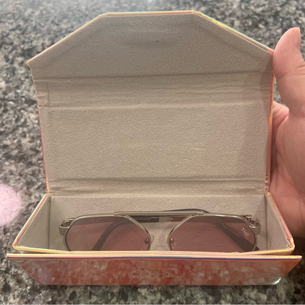YHF Los Angeles Sunglasses with Hard Case - Pink and Silver